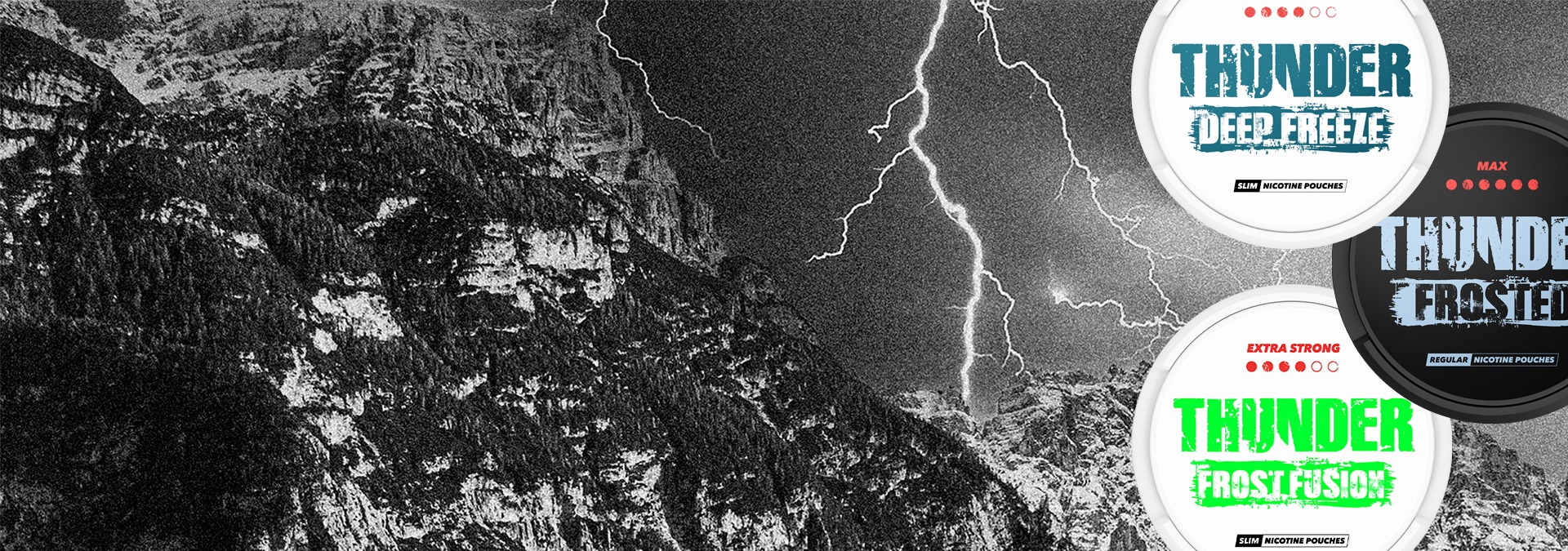 Drei THUNDER Dosen mit tabakfreien Nikotinpouches auf einem schwarz–weißen Donner–Hintergrund